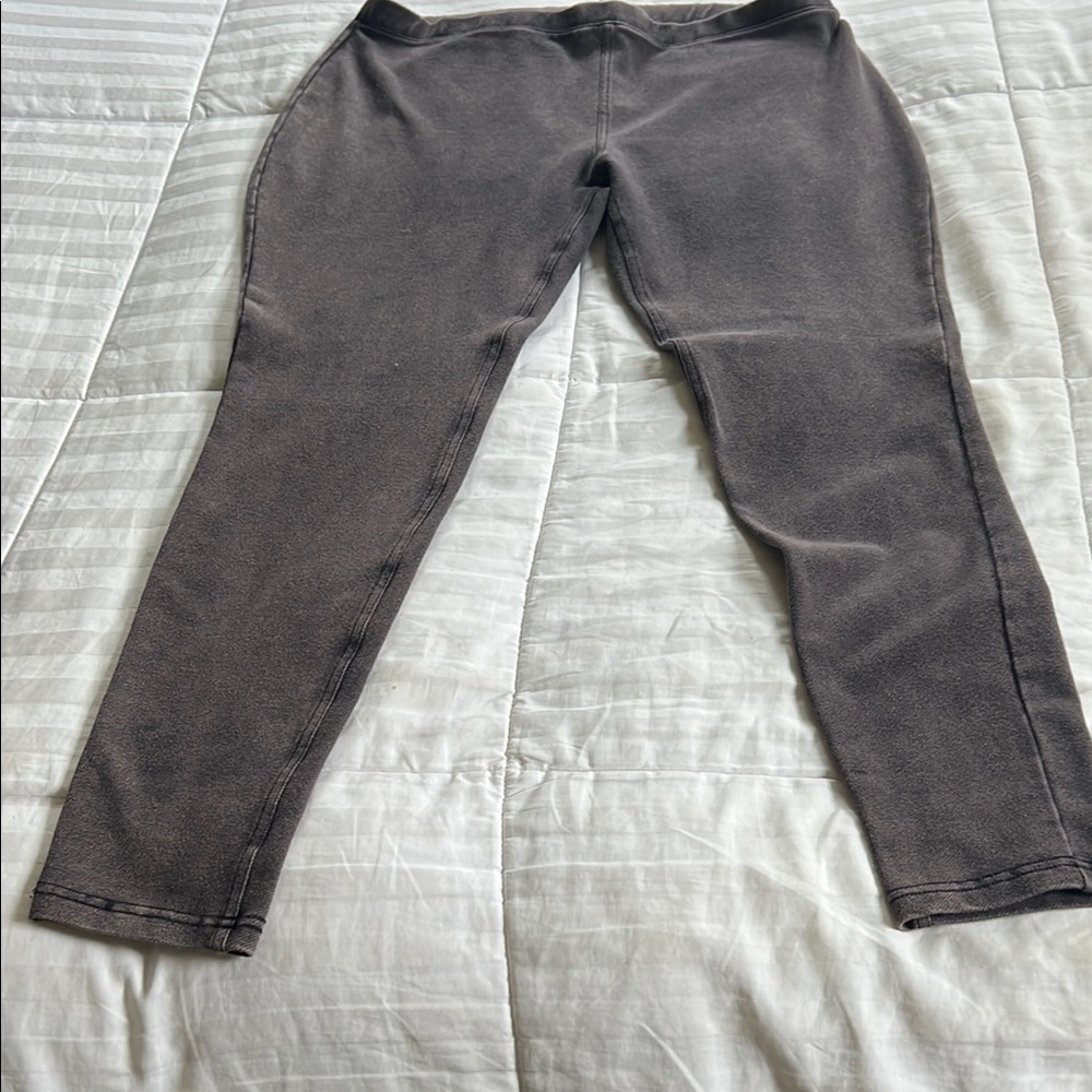 Gray leggings
